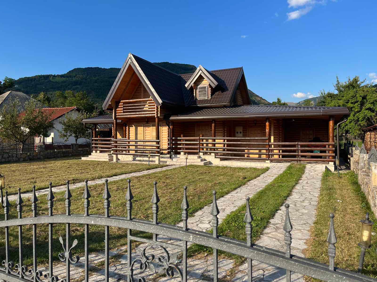 Kuća Kolašin 108 m2 na placu od 508 m2  - 2