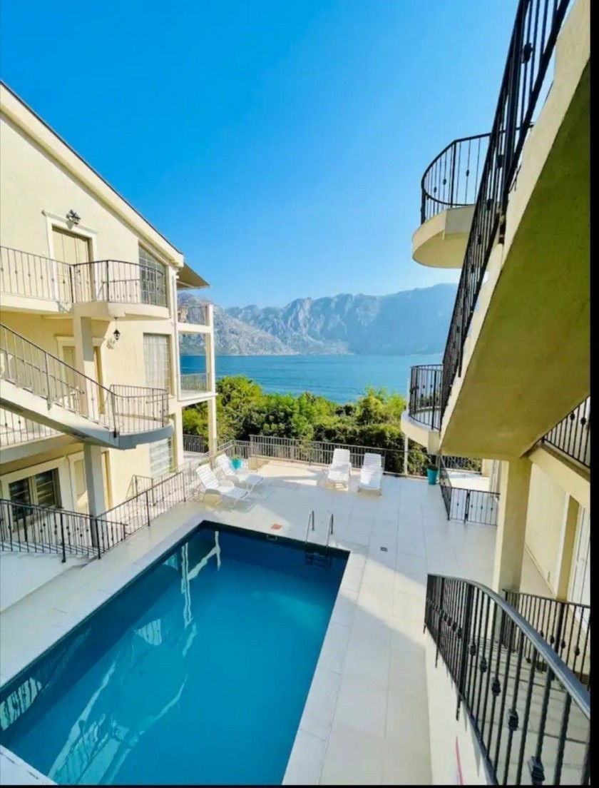 Apartment Prcanj 83m2