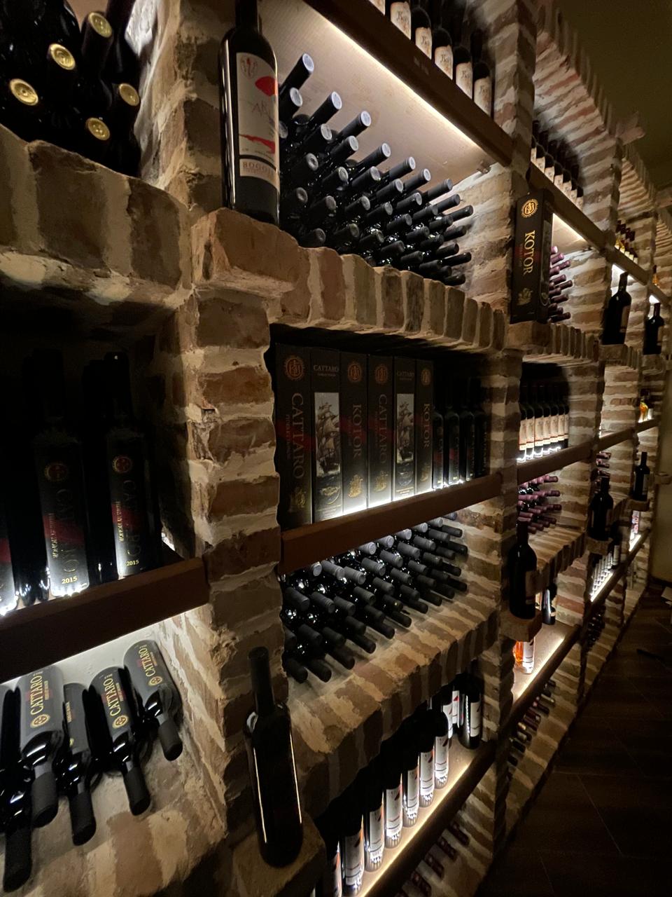 Vinski restoran Cetinje 100m2 - 12