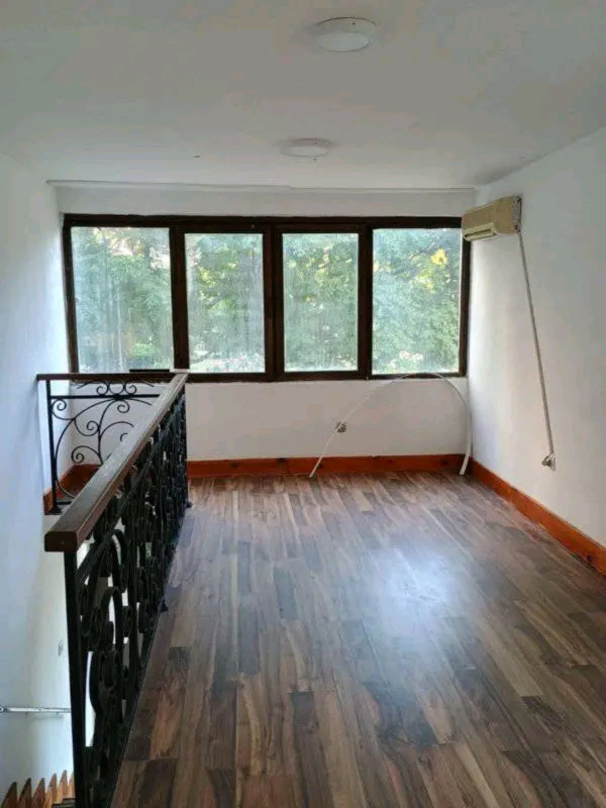 Bar'da 32m2'lik Ticari Alan - 2