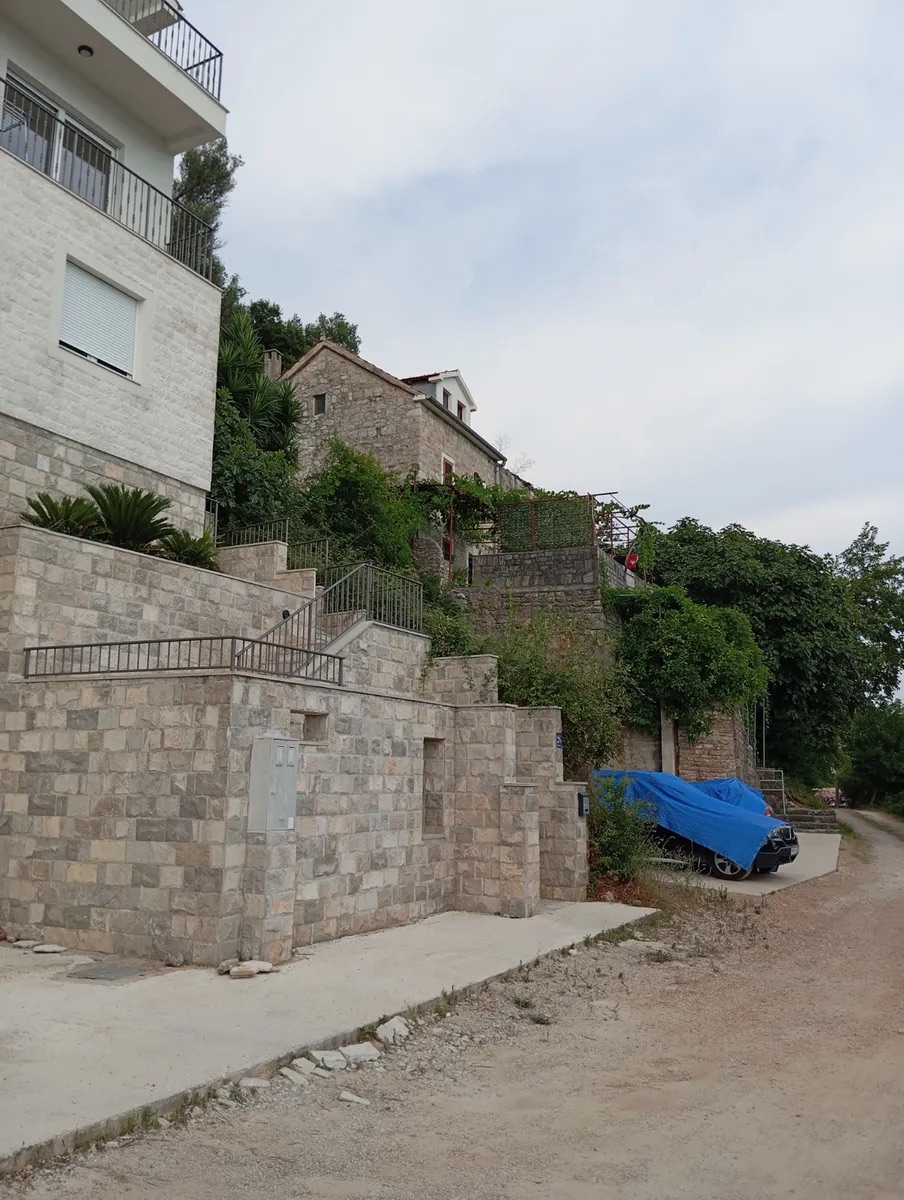 Kumbor'da 19661m2'lik Kentsellesmis Arsa - 4