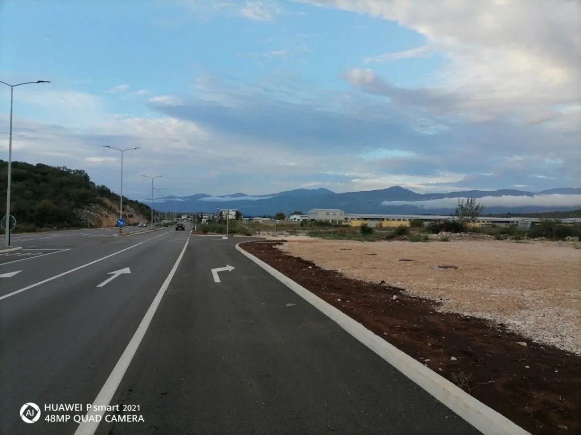 Urbanizovan Plac Mareza 5000m2 - 3