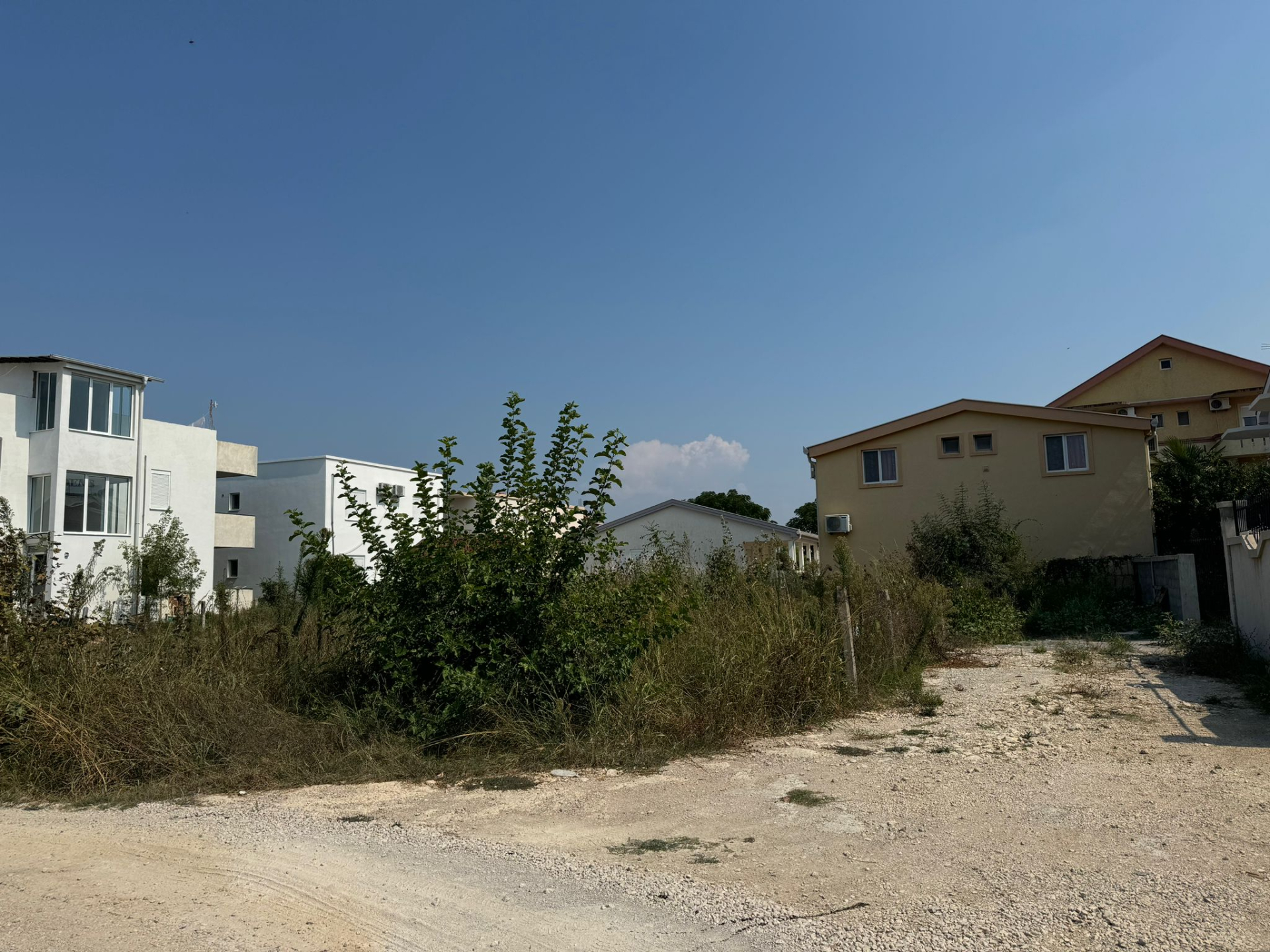 Урбанизированный земельный участок Дони Стой 650м2