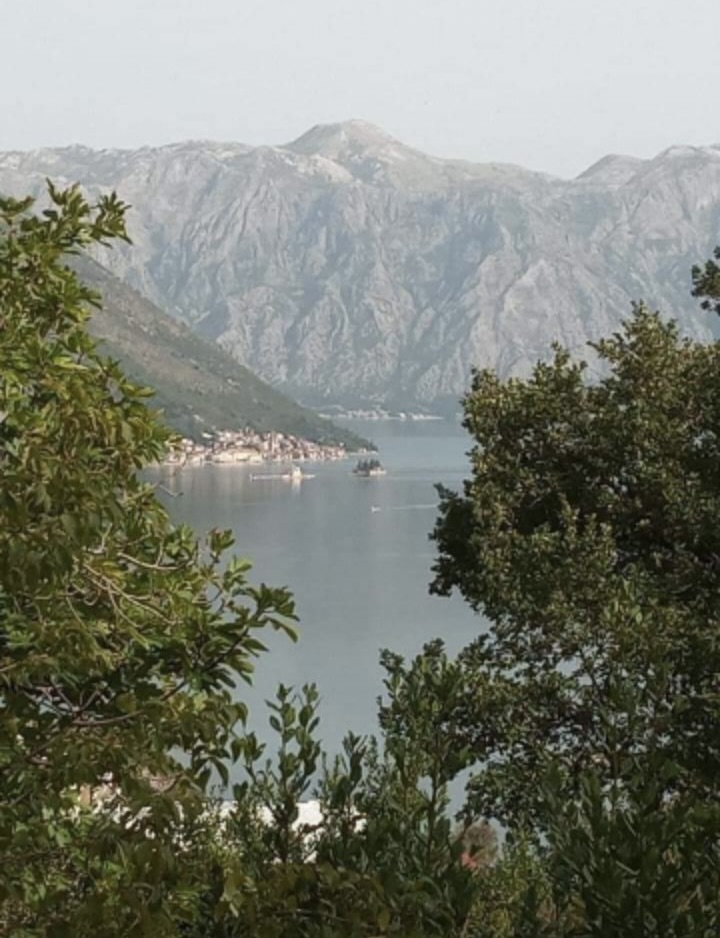 Zemljiste Morinj 600m2