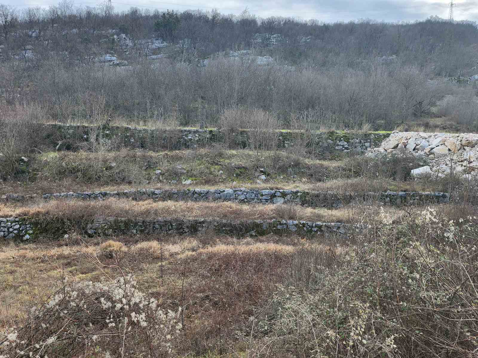 Plac Brezine 28000m2 - 2