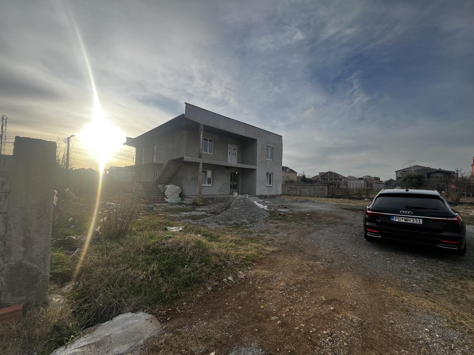 Karabusko Polje'de 360m2'lik Ev - 2