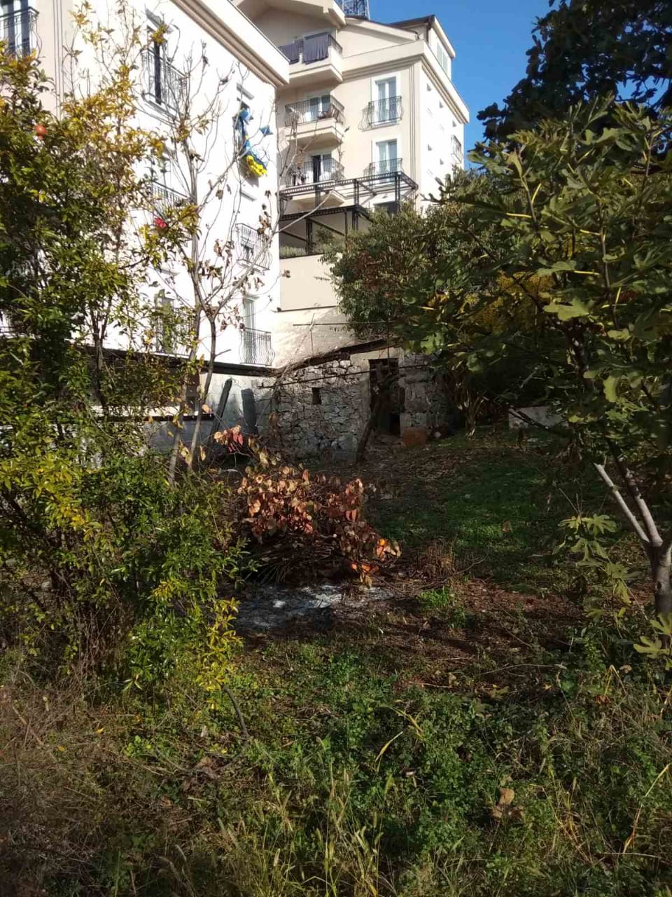 Dalmatinska'da 788m2'lik Kentsellesmis Arazi