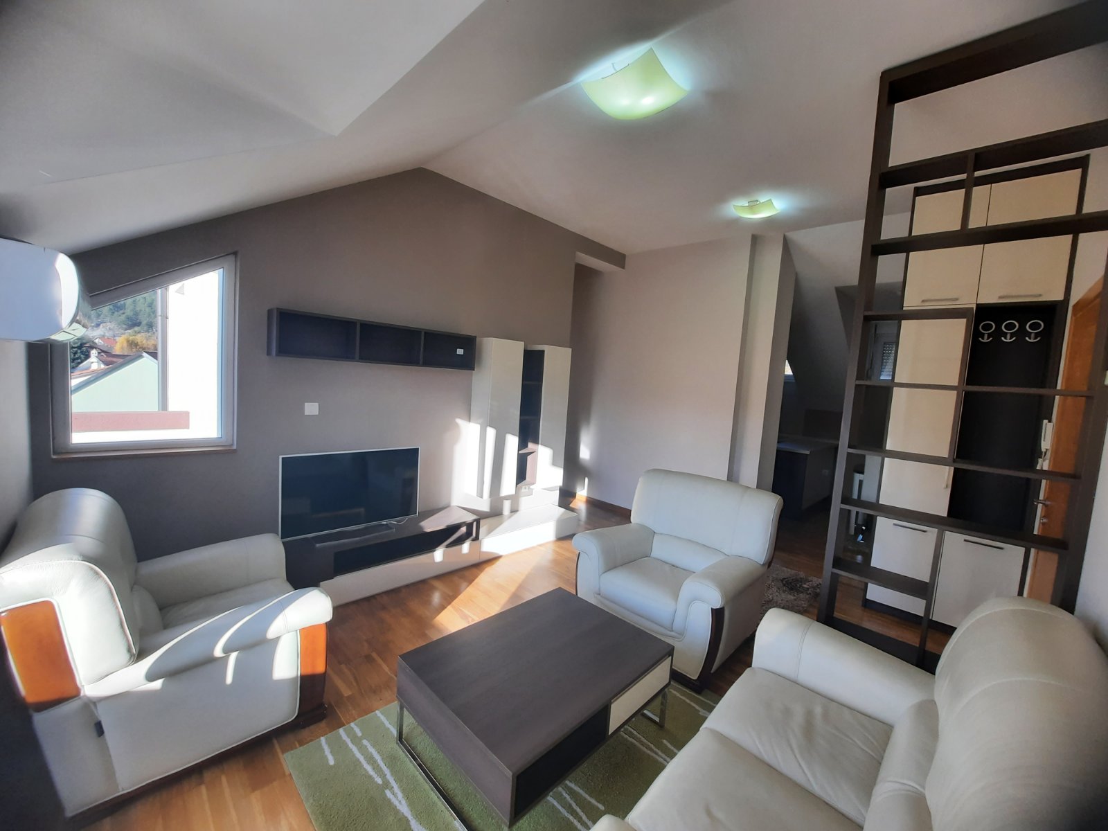 Cetinje - Mülk fotoğrafı