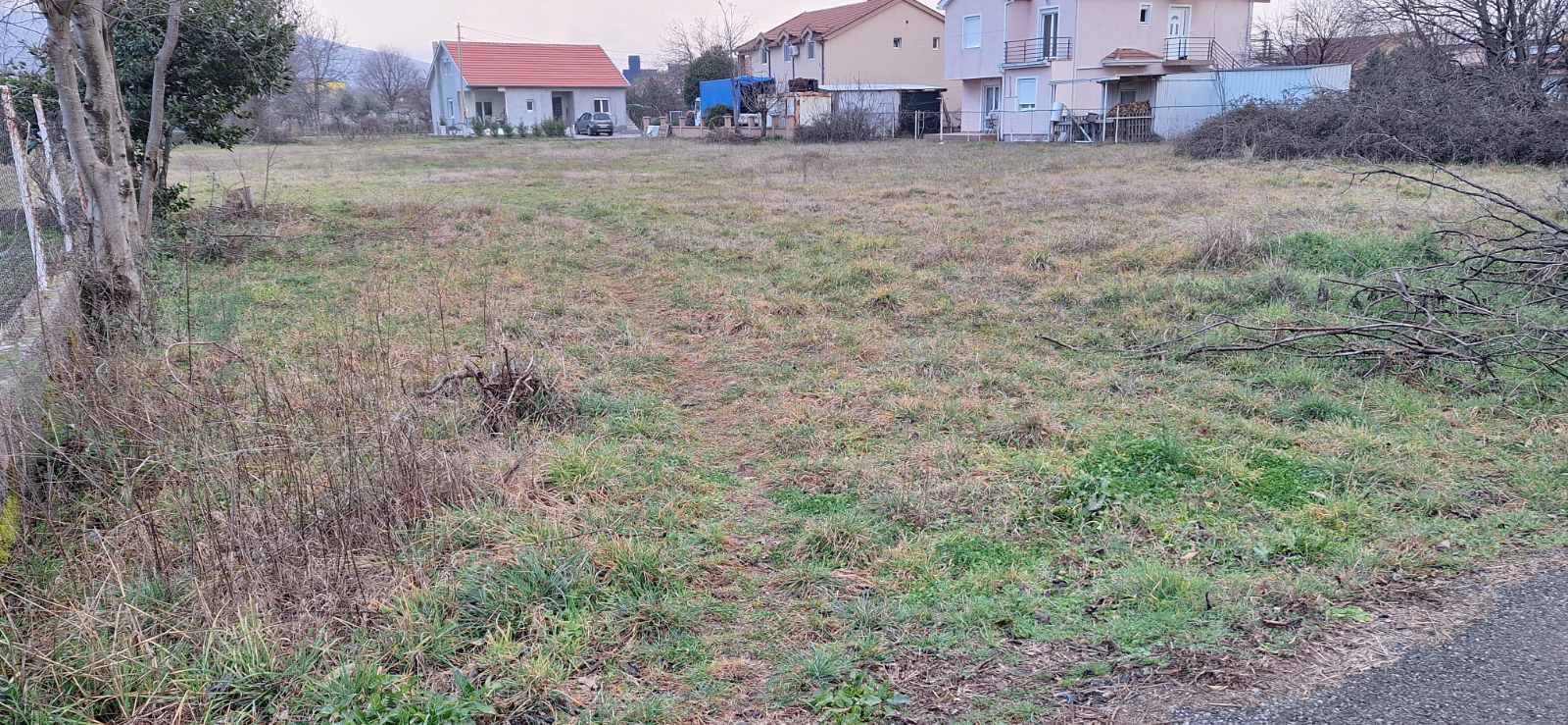 Donja Gorica'da 1328m2'lik Arsa