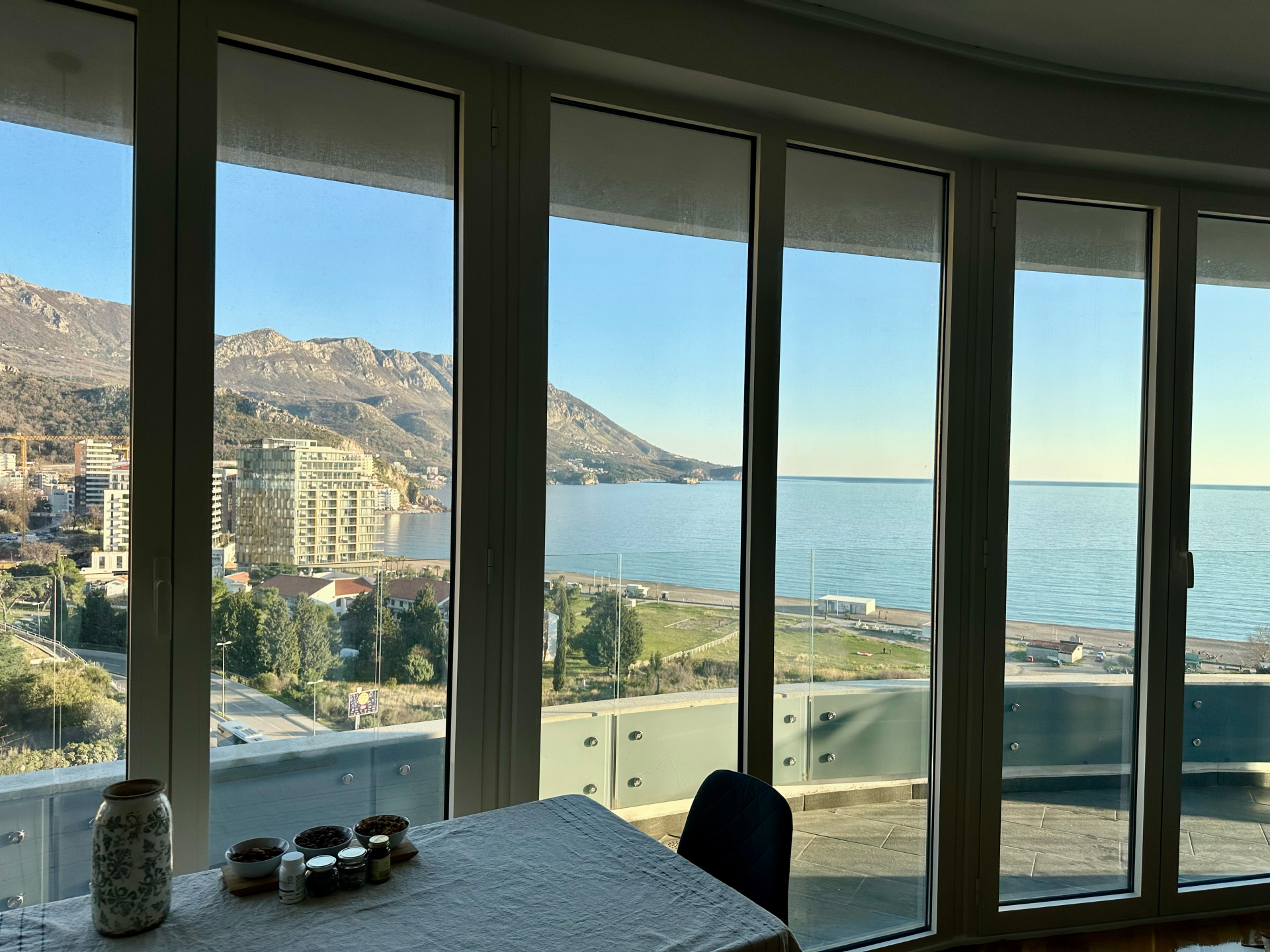 Novi stan sa pogledom na more za iznajmljivanje Bečići 57m² - 3