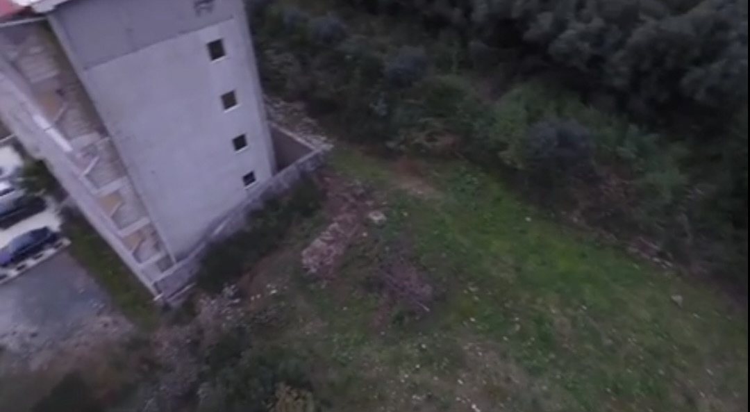 Becici'de Kentsellesmis 520m2'lik Arazi - 3