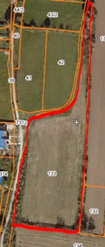 Zeta'da 10000m2'lik Arazi