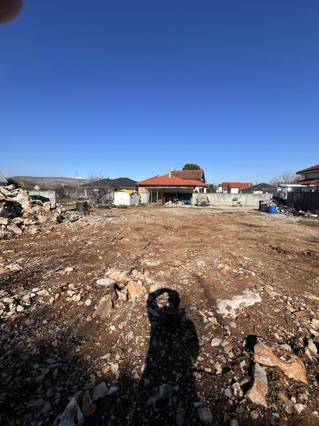 Gornja Gorica'da Kentsellesmis 830m2'lik Arsa - 2