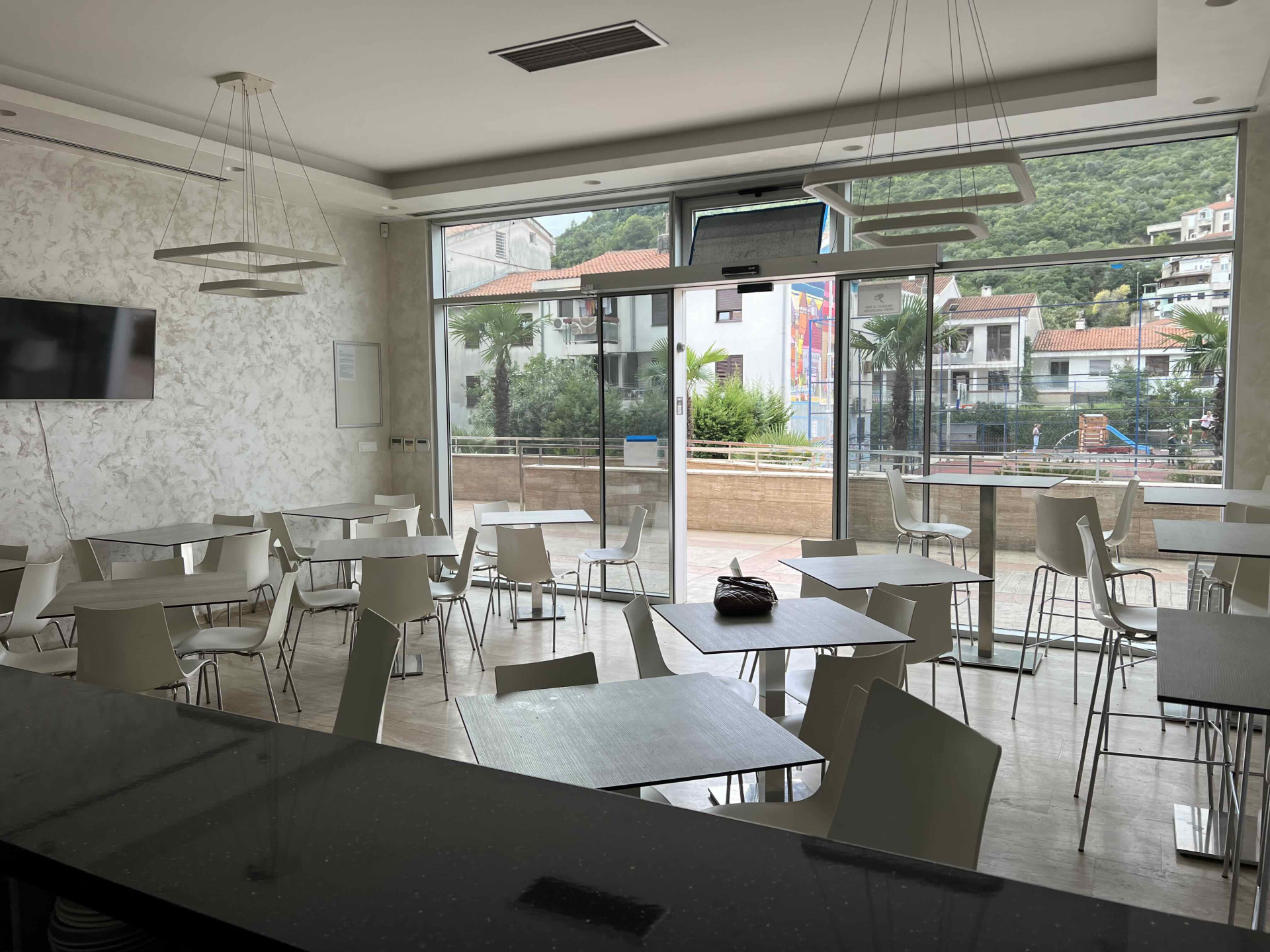 Izdaje se restoran u Budvi 90 m2 - 6