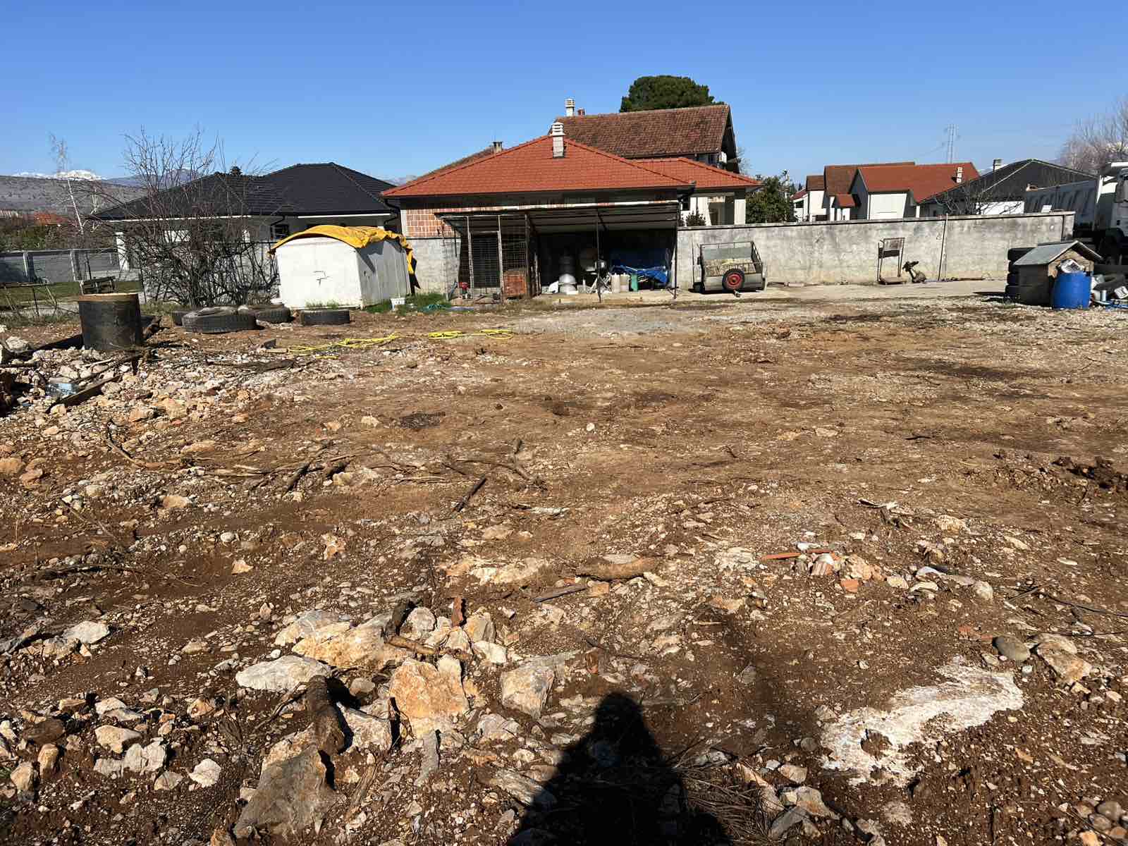 Donja Gorica'da Kentselleşmiş 840m2'lik Arazi - 4