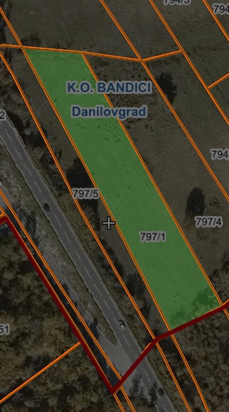 Danilovgrad'da 4200m2'lik İmarlı Arazi - 4