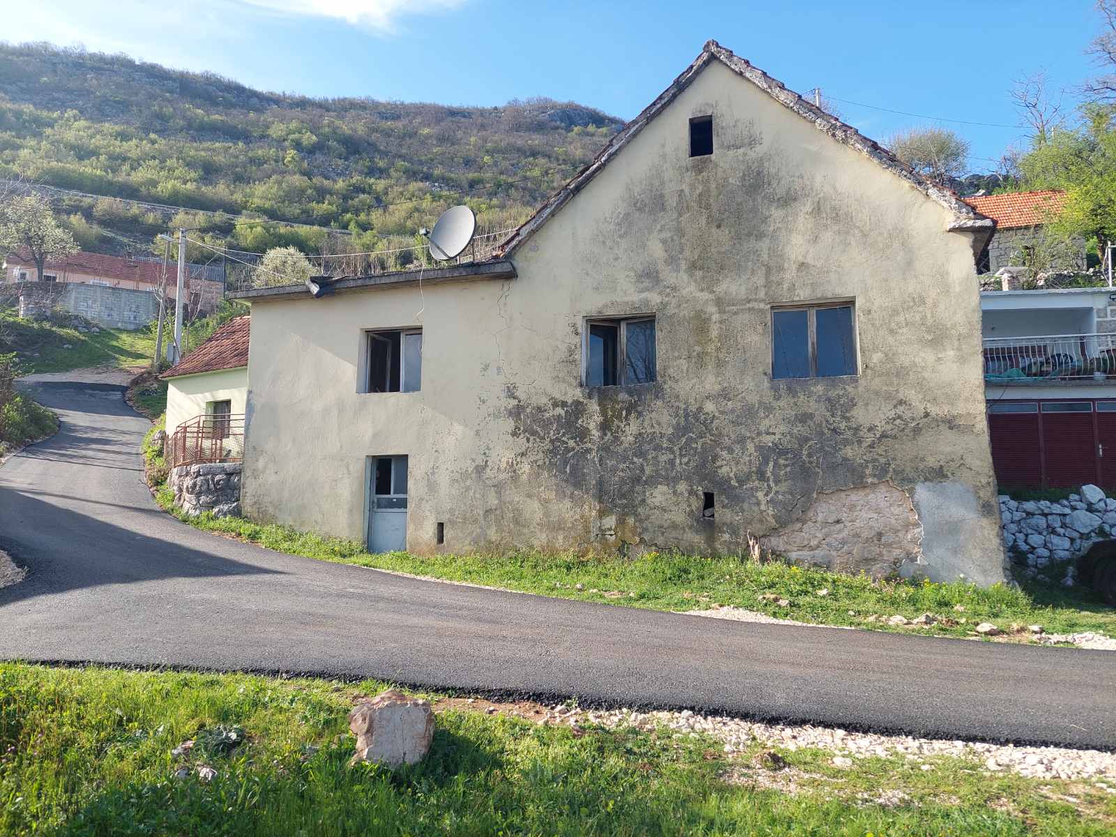 Niksic'te 100m2'lik Ev - 7