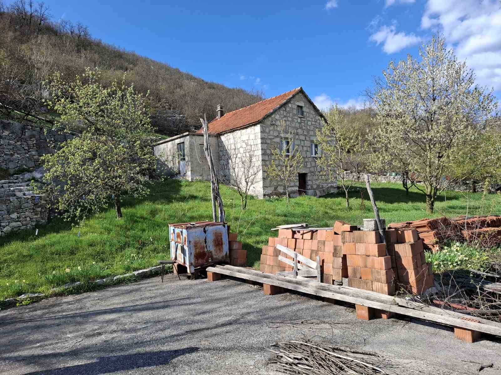 Land for Sale Niksic 1650m2 - 4