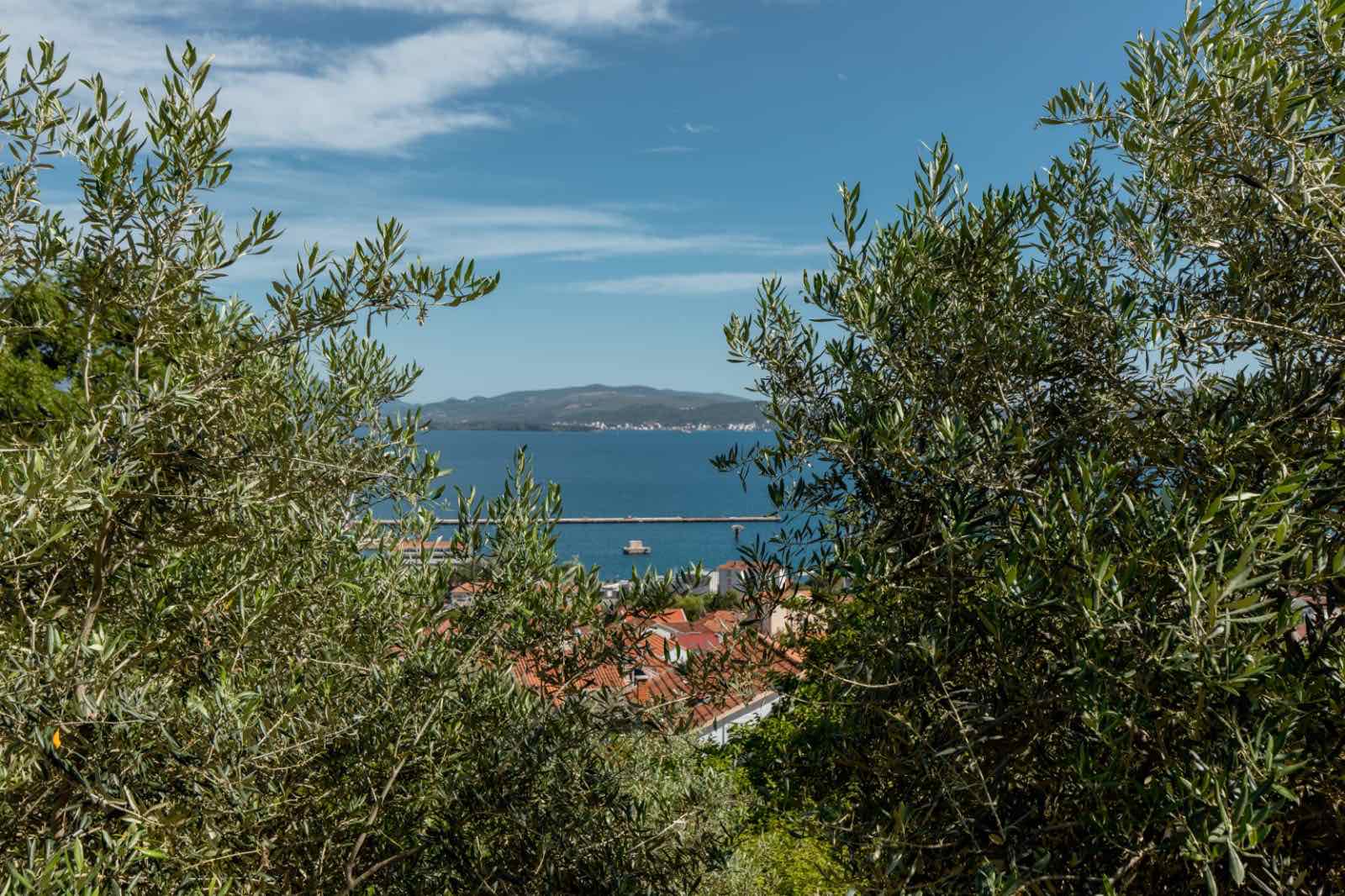Urbanized land for sale Bijela 2122m2 - 2