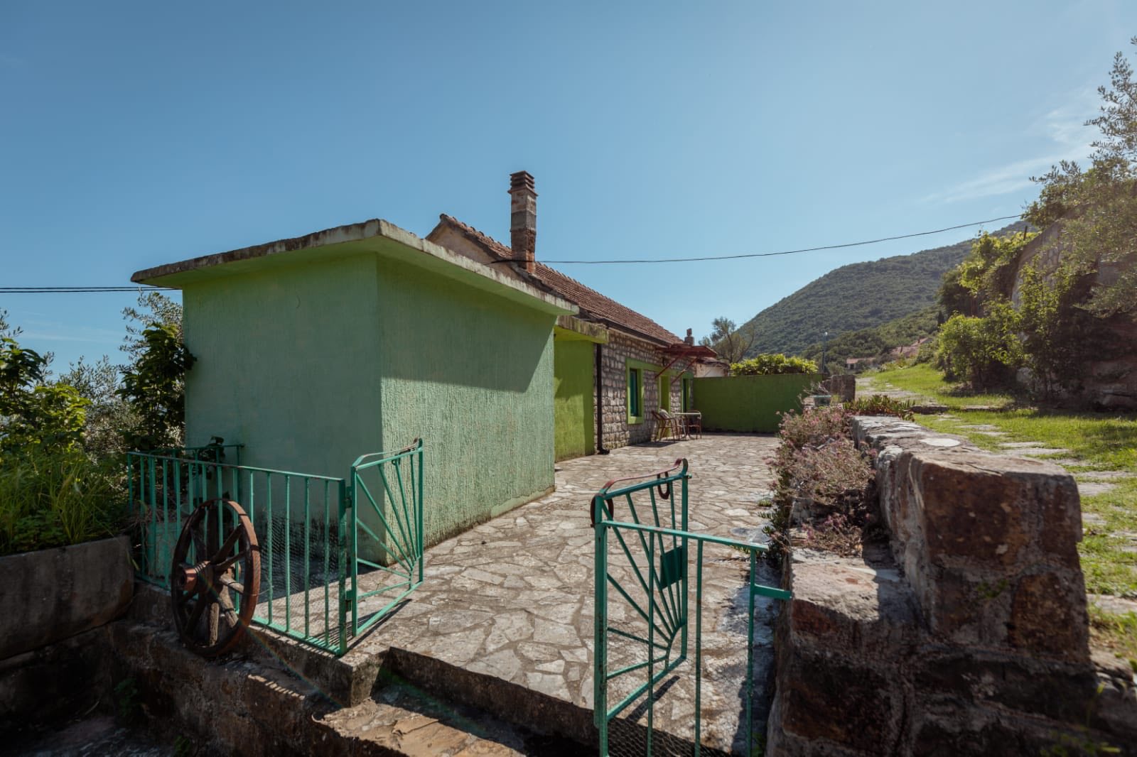 Urbanized land for sale Bijela 2122m2 - 11