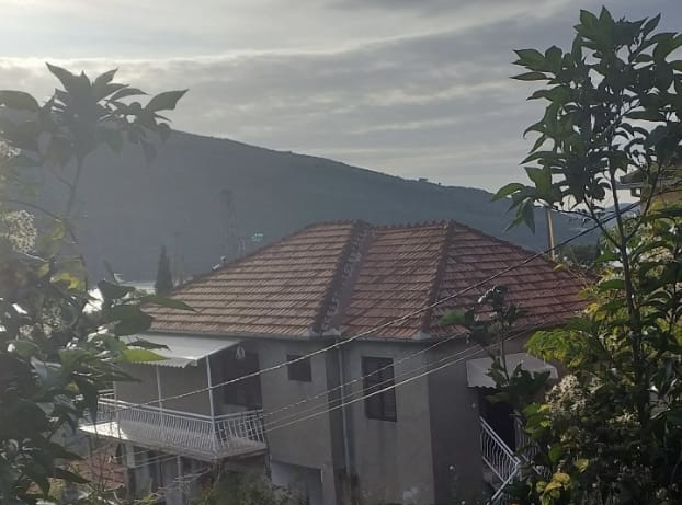 Kumbor’da satılık üç odalı daire 120m2 - 3