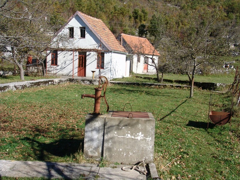 Cottage for sale Cetinje 123m2 - 2