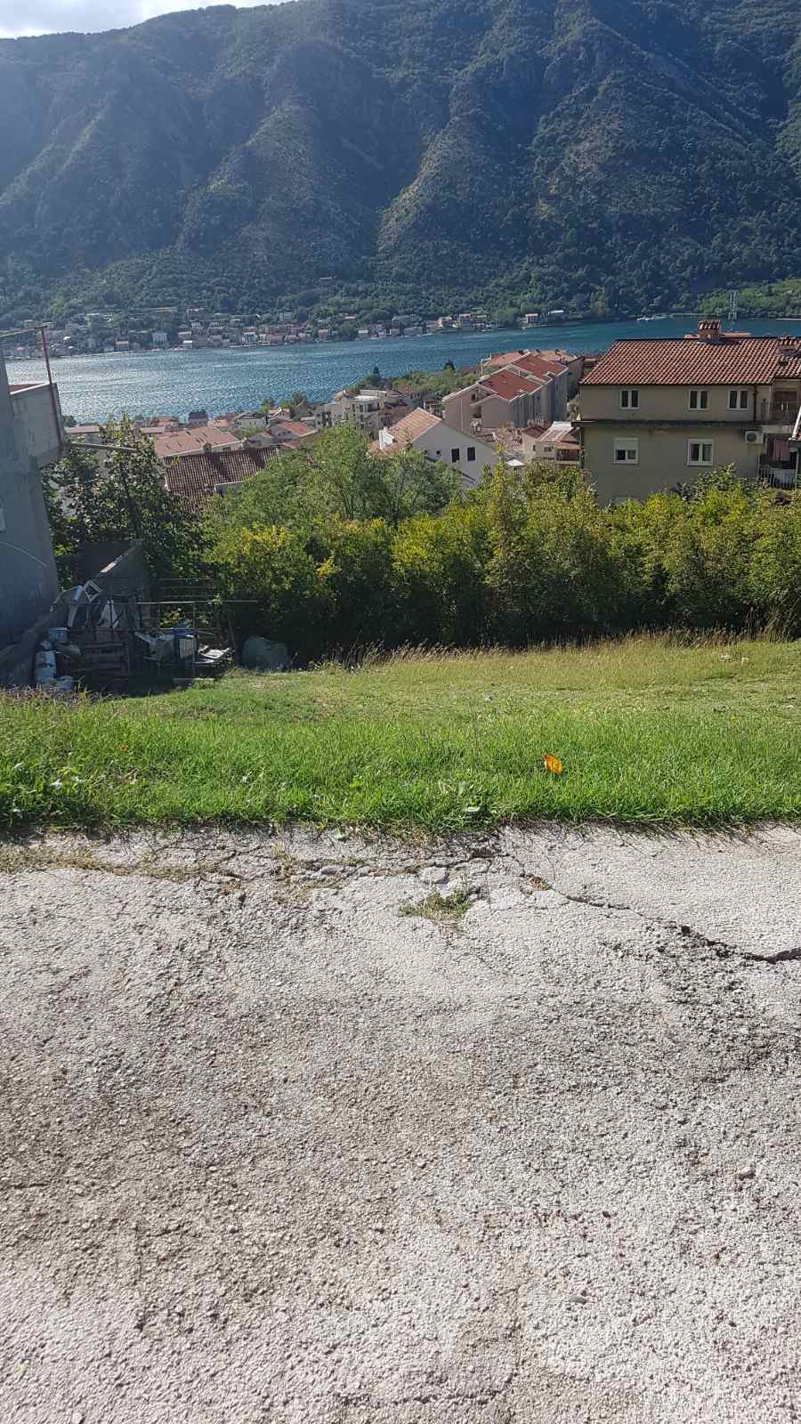 Land for sale Kotor 1330m2 - 2