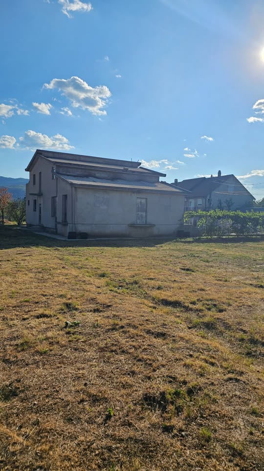 Kuća sa zemljištem na prodaju Nikšić 2224m2 - 3