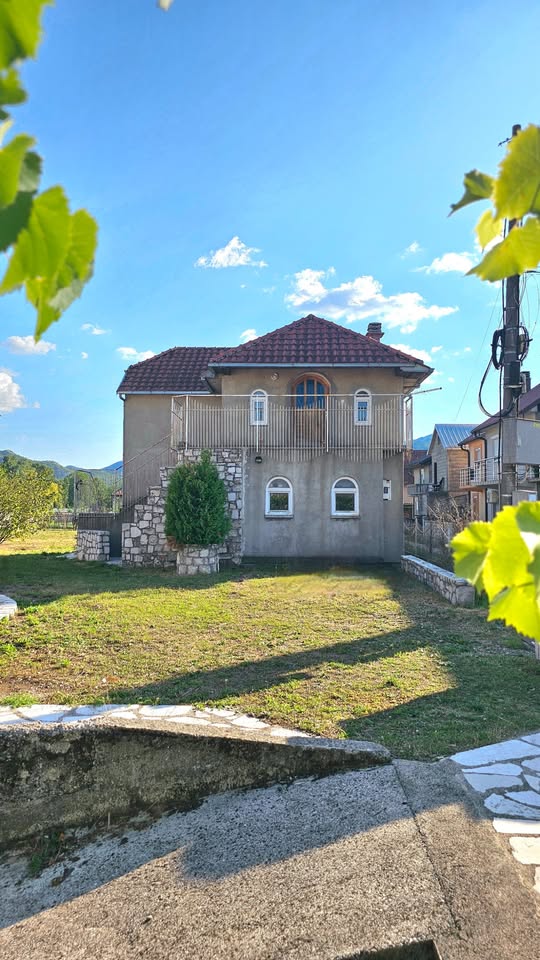 Kuća sa zemljištem na prodaju Nikšić 2224m2 - 9