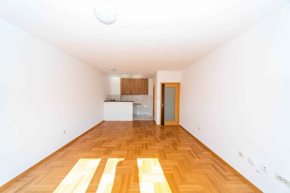 Однокомнатная квартира в аренду Зетаградня 52м2 - 3