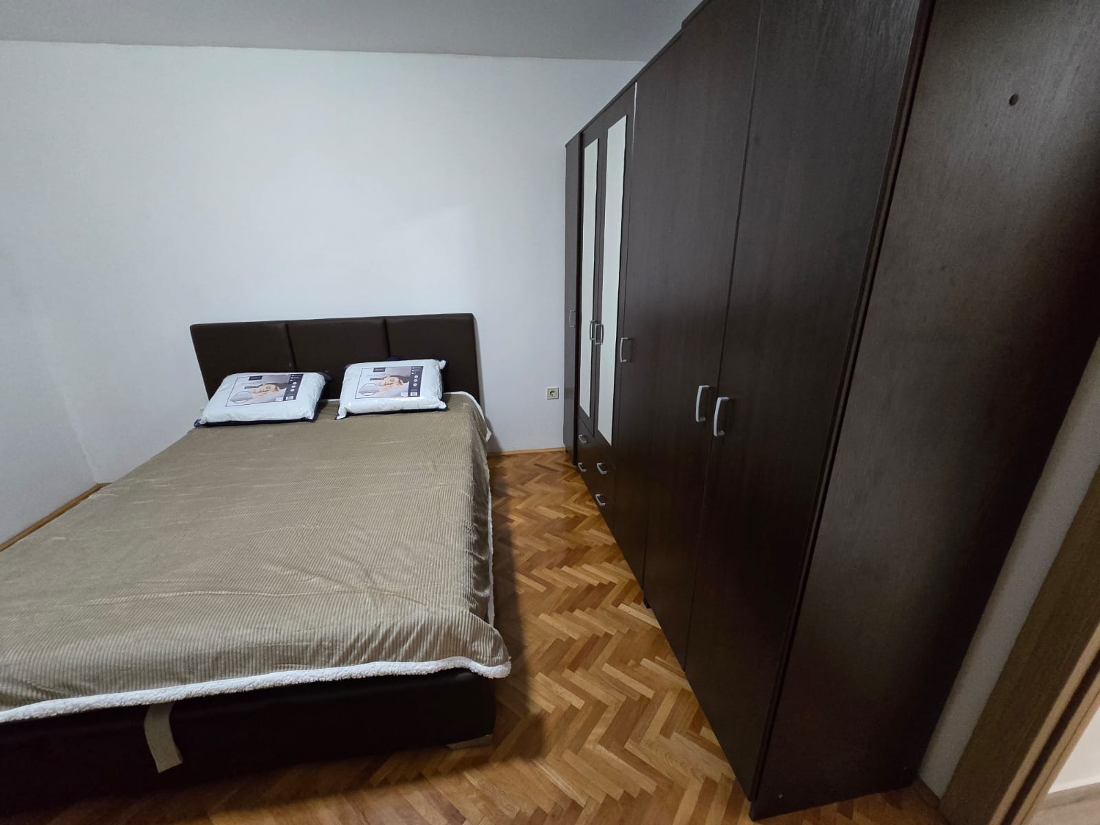 Dvosoban stan za izdavanje u Dobroti 56 m2 - 8