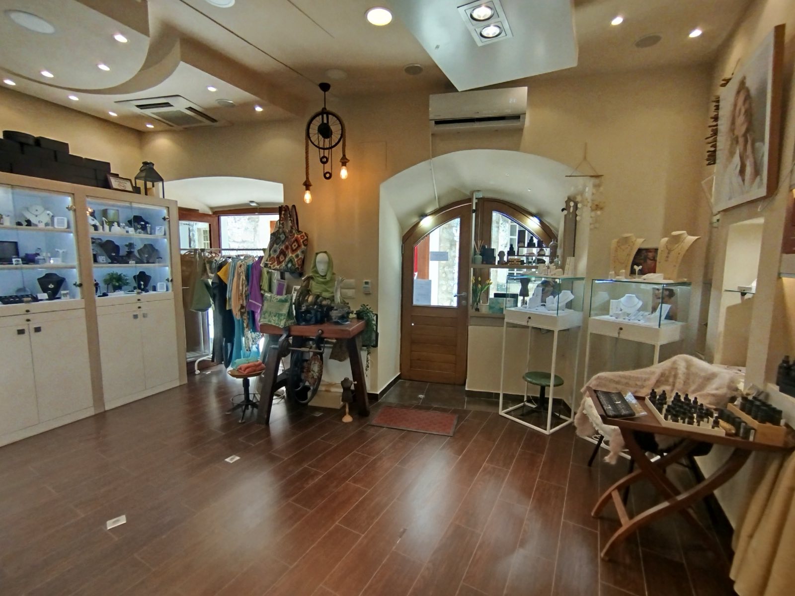 Budva’da satılık işyeri 36m2 - 2