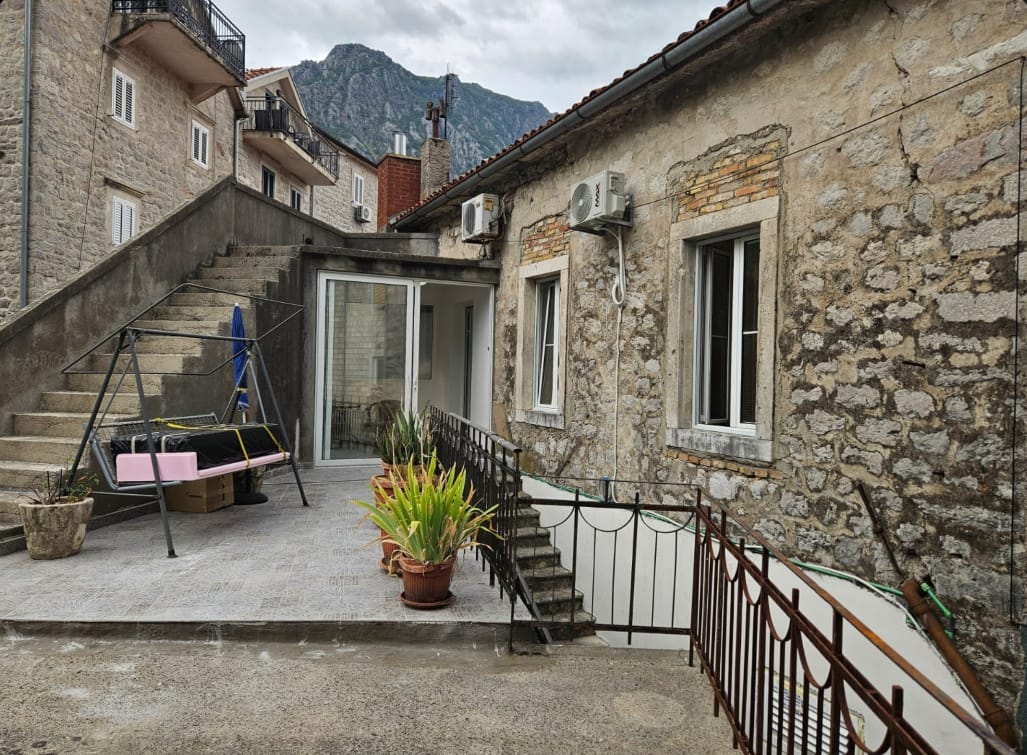 One bedroom apartment for sale Risan 56m2 - 10