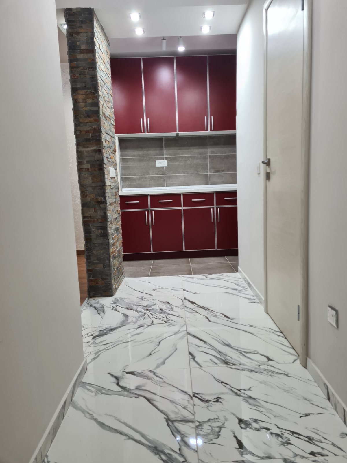 Luxury Three-Bedroom Apartment 92 m², Adok Neighbourhood – Budva - 13