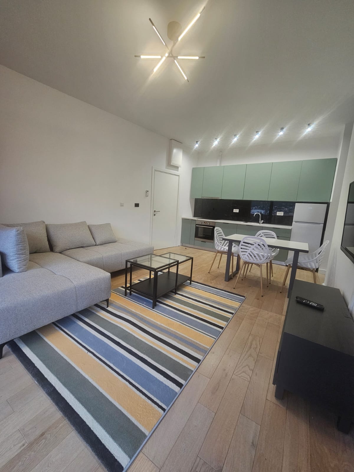 Bar’daki seçkin Soho City kompleksinde lüks daire 72 m²