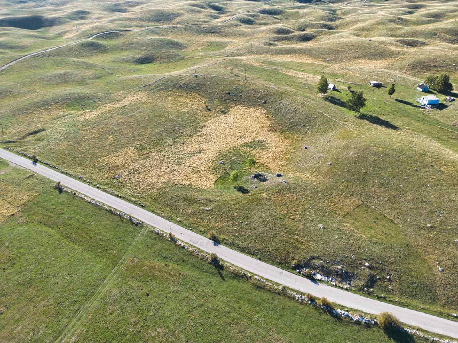 Urbanized Land Plot Gornje Vučje 11,000 m², Nikšić - 2