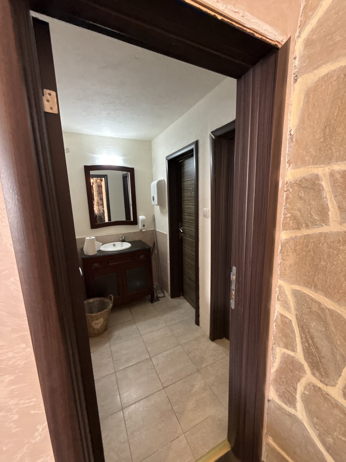 Restaurant Rijeka Crnojevića 96 m² - 10