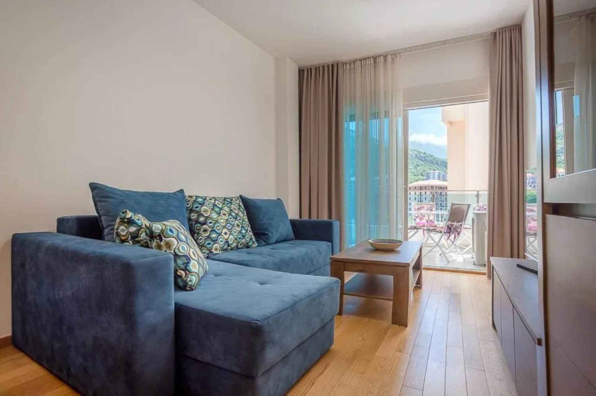 Two-bedroom apartment 55 m², Bečići, Budva - 2