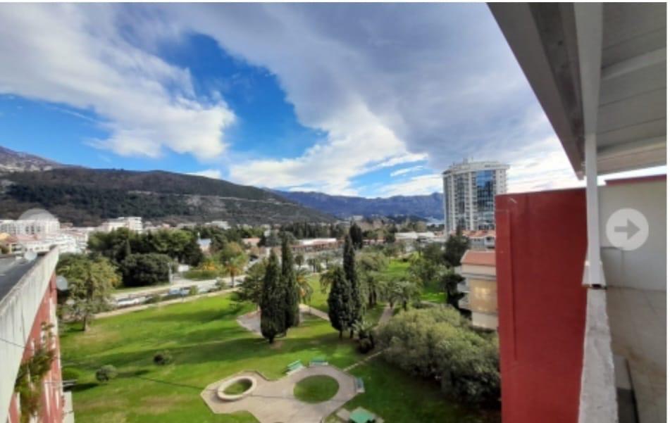 LUXURIOUS THREE-BEDROOM APARTMENT 160 m², CENTRAL BUDVA - 10