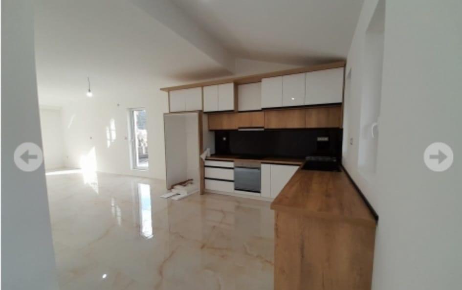 LUXURIOUS THREE-BEDROOM APARTMENT 160 m², CENTRAL BUDVA - 2