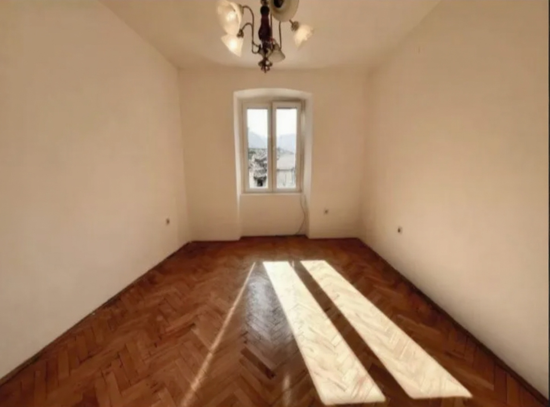 Dvosoban stan 84m2 Stari Grad, Kotor - 6