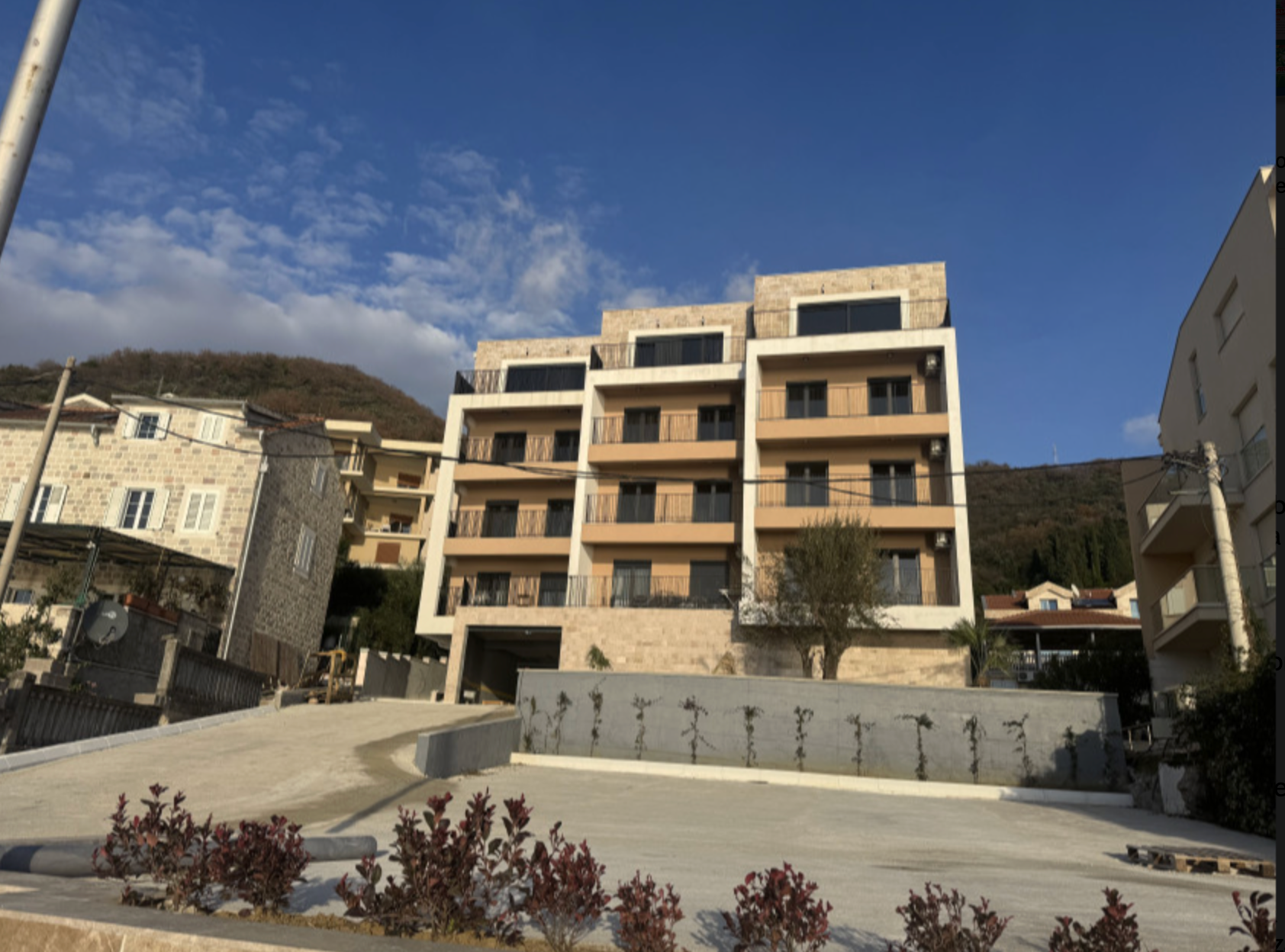 Luxury 1-bedroom apartment 44 m² – first line to the sea, Tivat