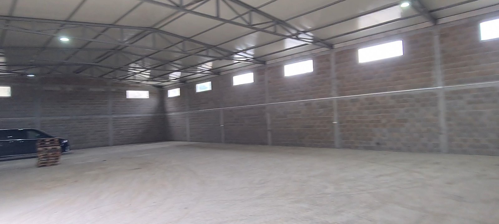 Izdavanje hangara 405m2 i 450m2 Radanovići Kotor - 4