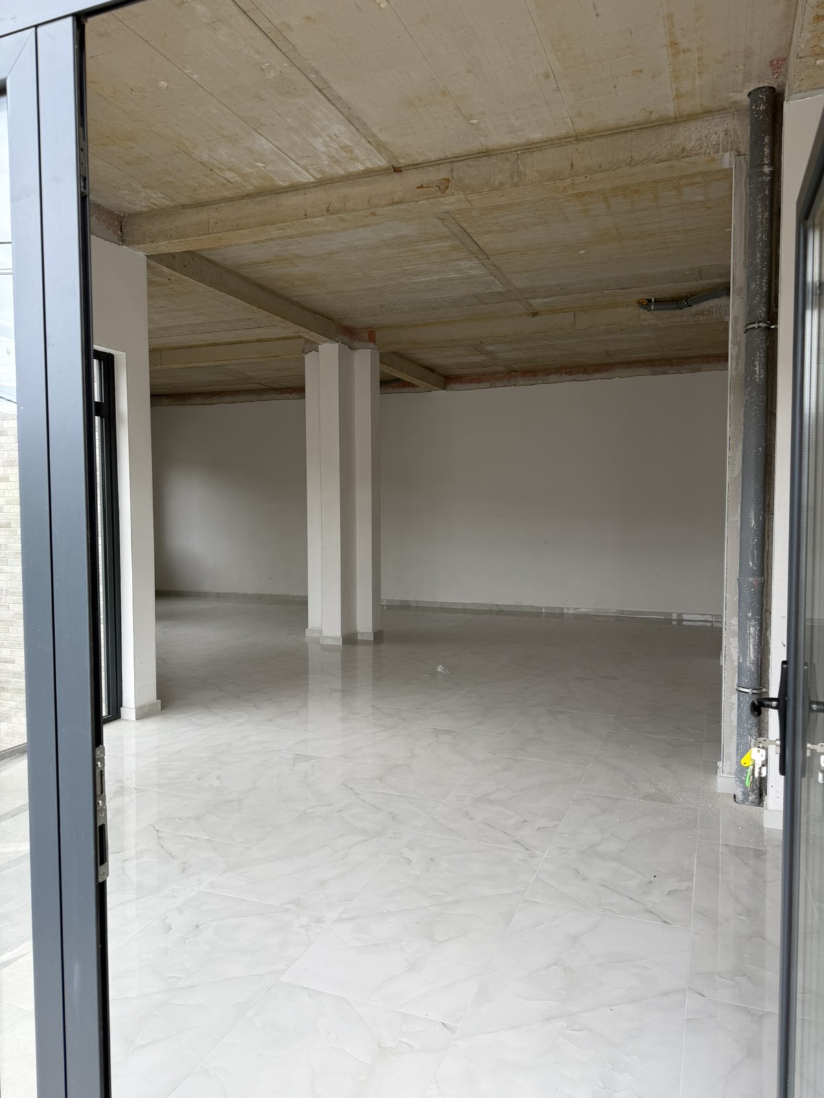 117m2 Ticari Alan Polje, Bar - 6