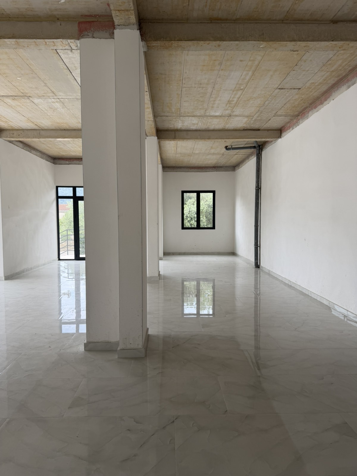 117m2 Ticari Alan Polje, Bar - 4