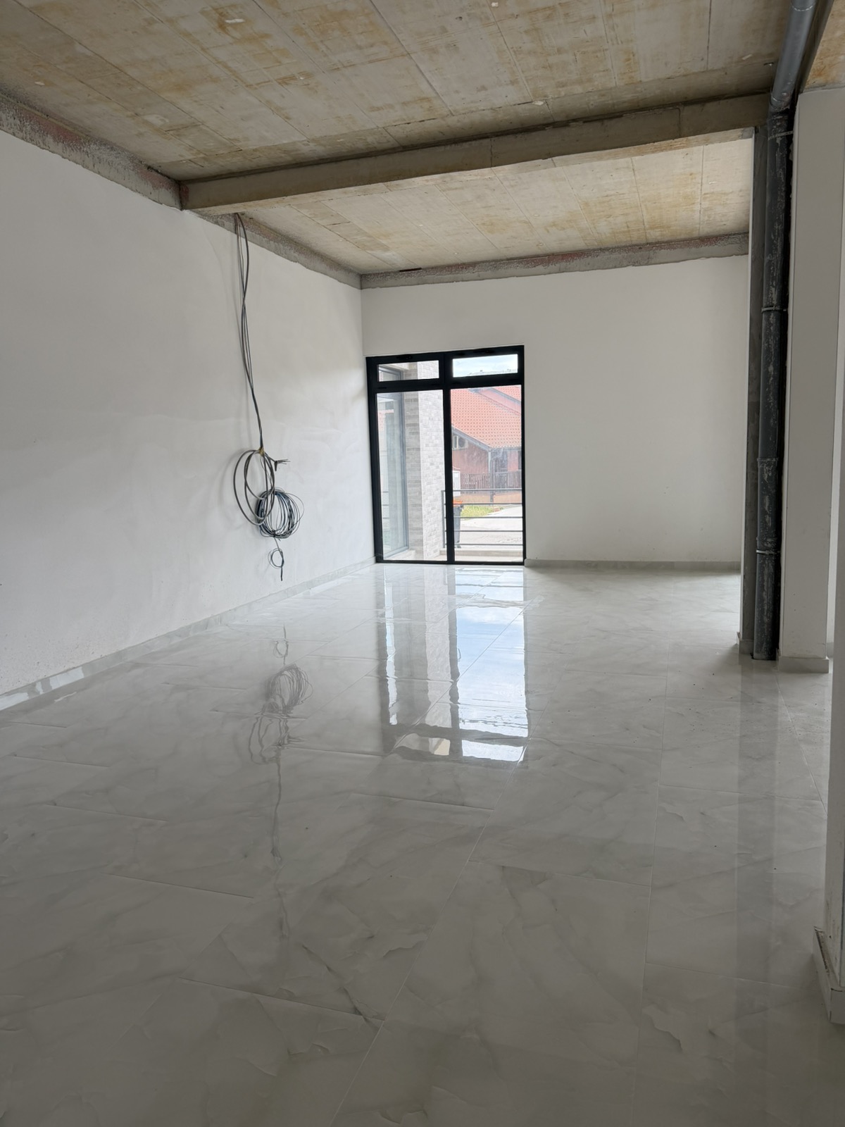 117m2 Ticari Alan Polje, Bar - 3