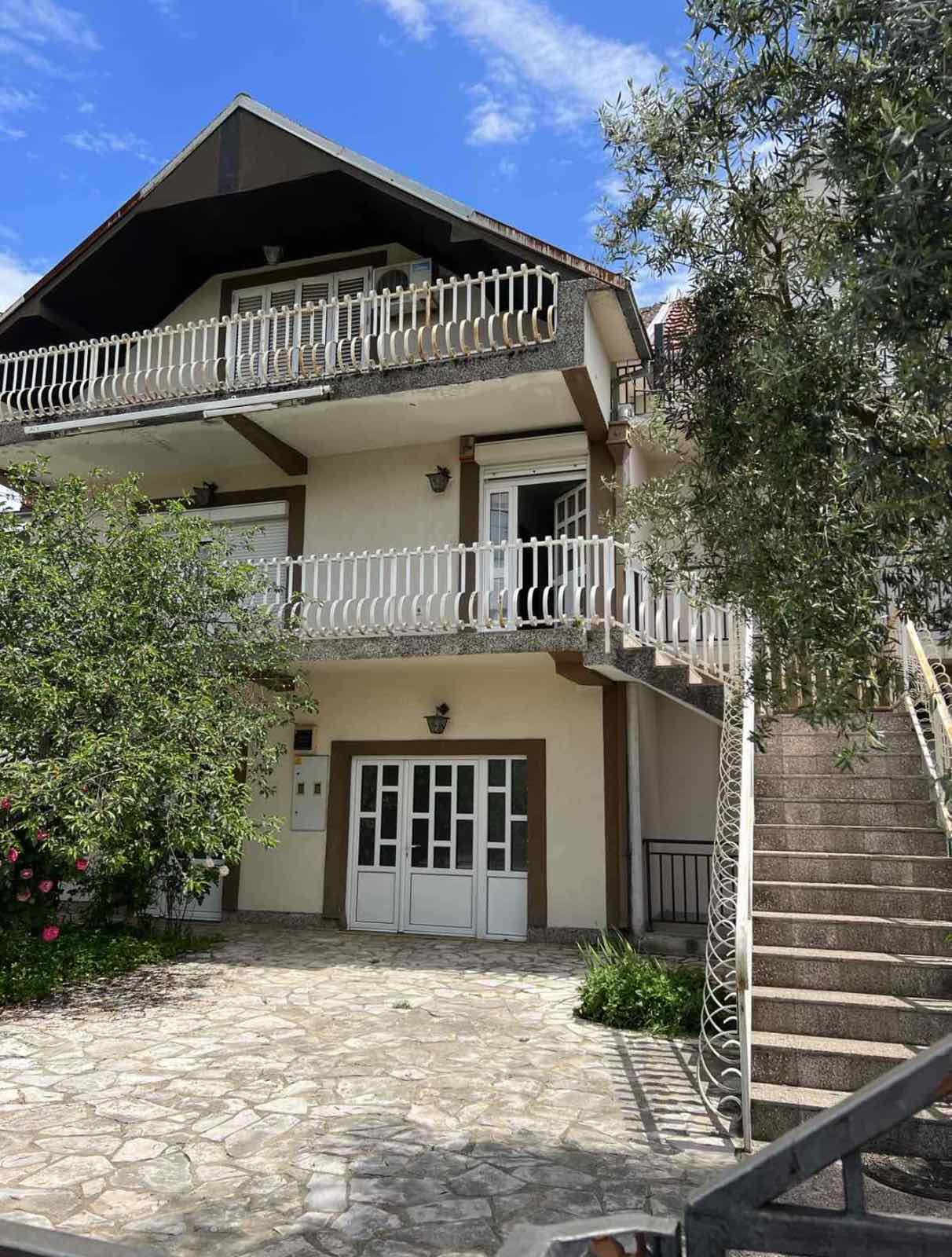 House 250m² Tološi, Podgorica  - 2