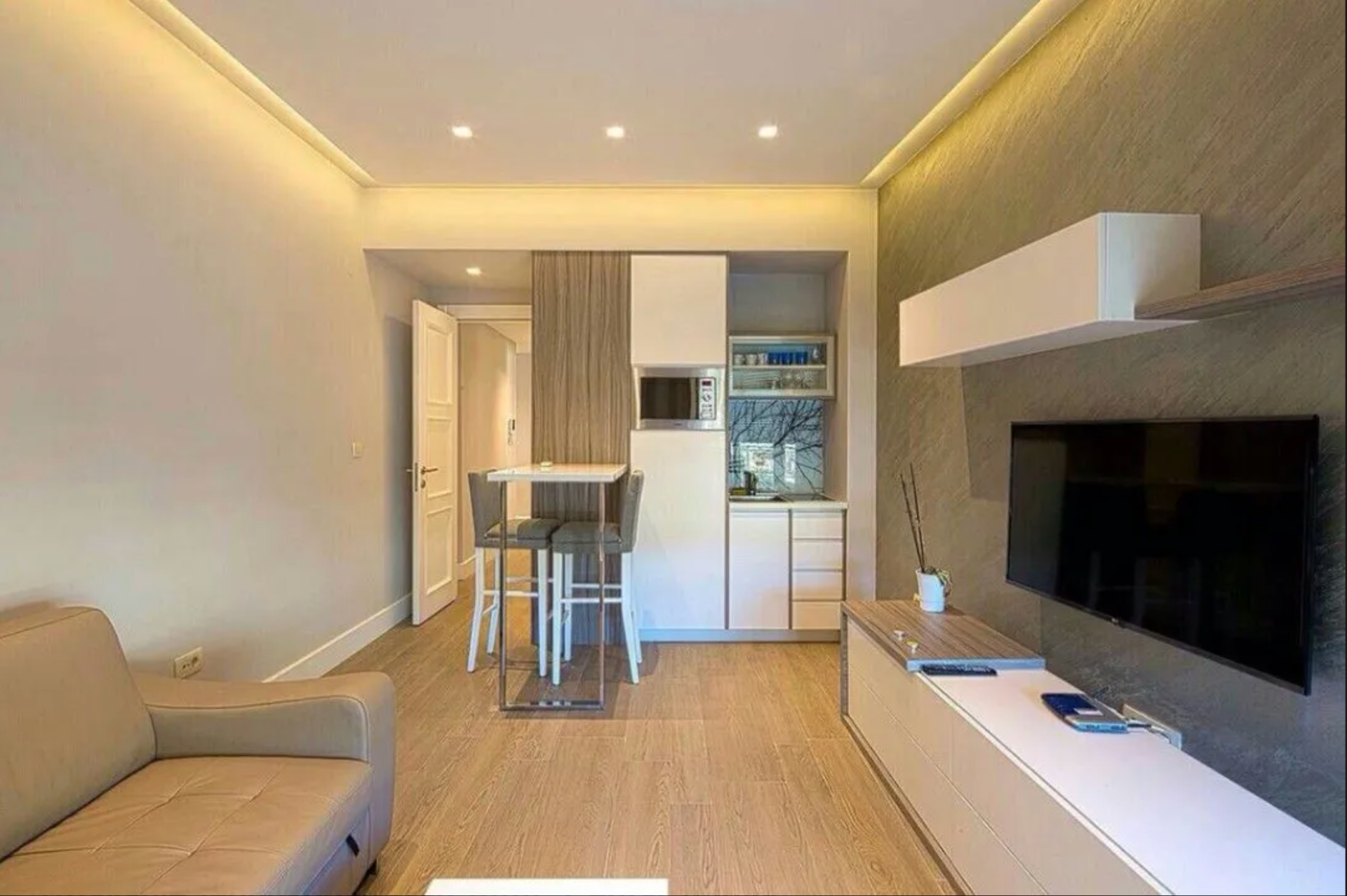 One-Bedroom Apartment 44m², Budva Center - 5