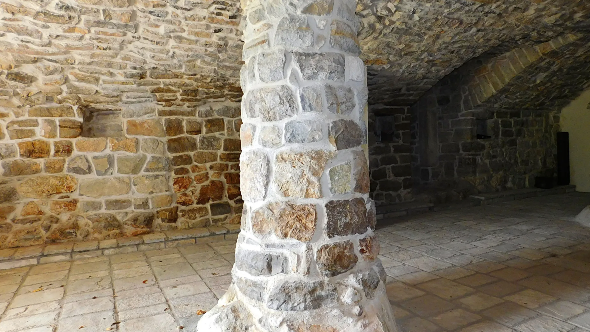 Dvije kamene kuće 370m2 Čelobrdo, Budva - 14