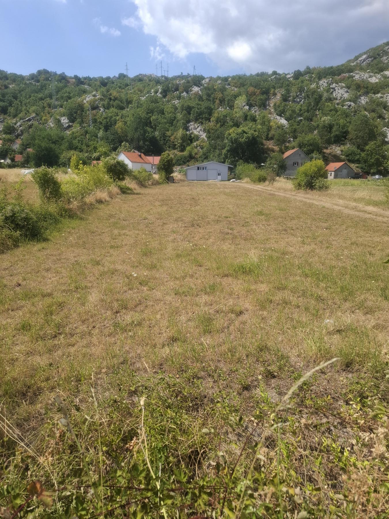 Urbanizovan plac 1050m2 Bajice, Cetinje - 3